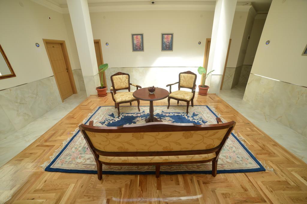 Kesten Futog المظهر الخارجي الصورة